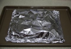 解密锡纸在微波炉中的使用：安全性探究