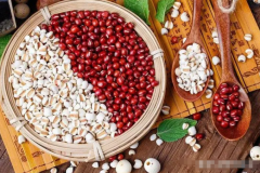 红小豆的功效与鉴别方法：了解健康食材的美味与益处