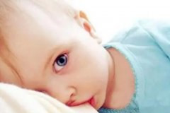解读新生儿吐奶：专业视角下的原因分析