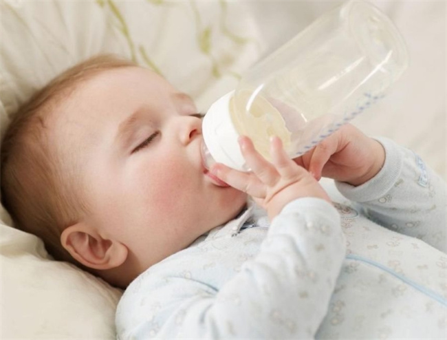 新生儿喝奶粉？专业解读如何正确选择