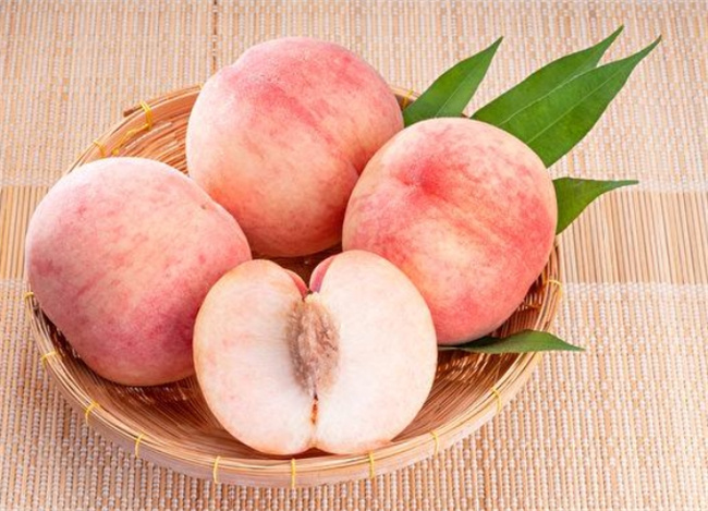 桃子与食物搭配的禁忌，了解这些，健康更美丽