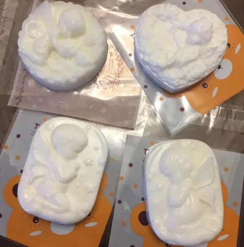 手工制作母乳皂：温和呵护肌肤，自家打造美白润肤新宠