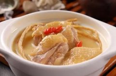 探寻人参鸡汤的独特魅力——品味浓稠香郁的韩国美食