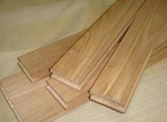 实木地板选购指南：从树种到尺寸，解锁家居装修的精致之选