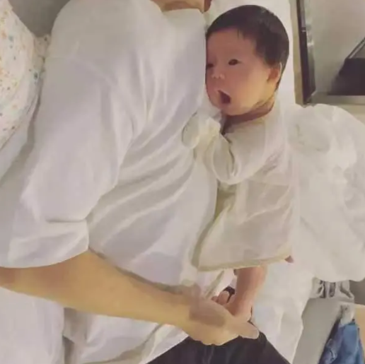 徐佳莹怀第二胎！新歌MV藏惊喜：「这是我们献给女儿的情书。」
