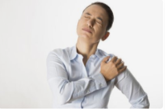 你懂呼吸吗？「隐性缺氧」造成肩颈酸痛！专家：一天3次呼吸法，缓解疼痛及失眠