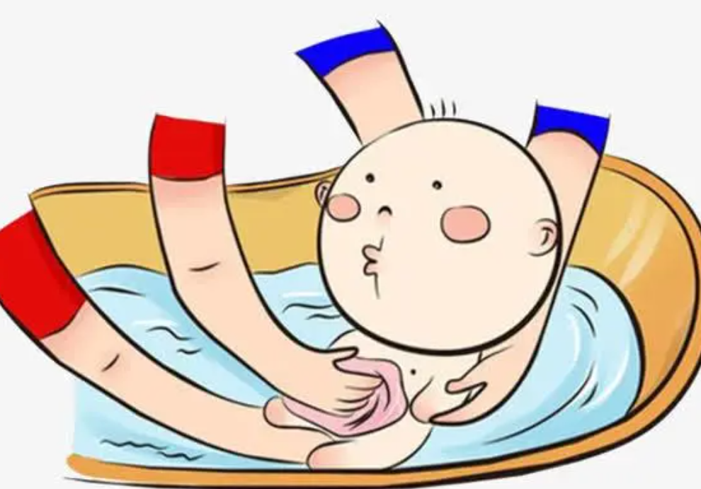 小蛮视角的邵翔超好笑，儿子当「哑铃」，洗澡边练重训！宝宝洗澡10步骤图解，爸爸必收