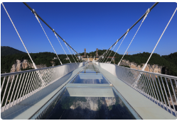 玩到High翻天！拥有50米高空溜滑梯、透明玻璃吊桥等室内乐园就在垦丁怡湾渡假酒店