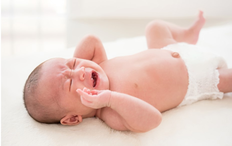 新生儿大便有酸味是正常还是异常?