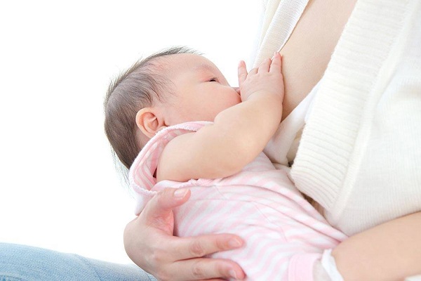 妈妈吃什么可以使母乳喂养增加体重,健康和全面发育?