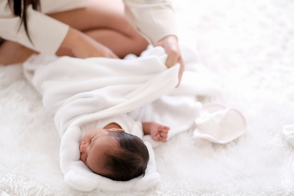 婴儿睡觉时应该包裹吗?妈妈应该注意什么?