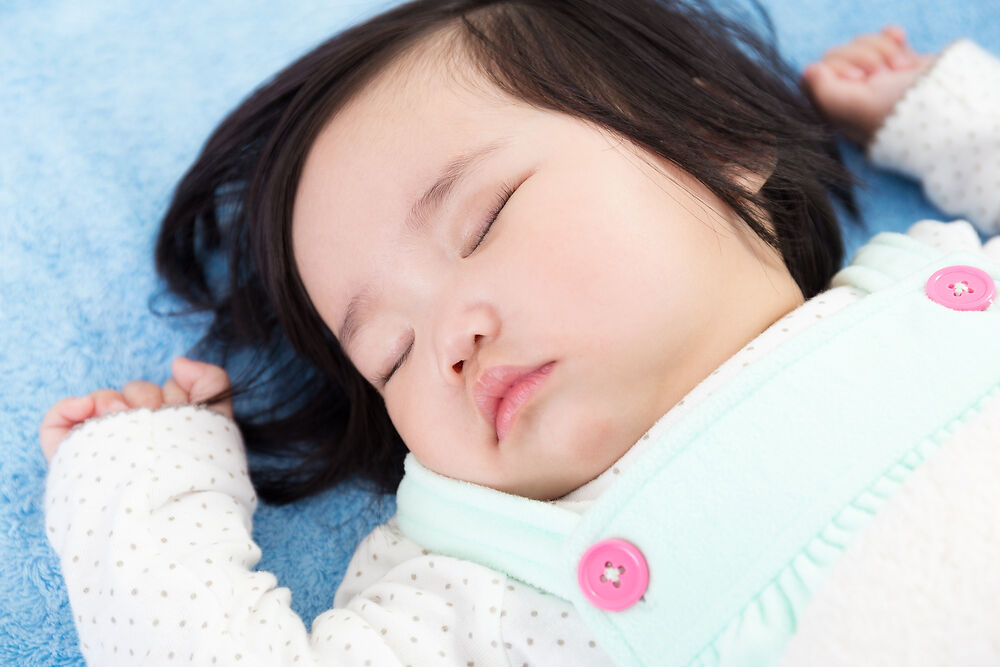 宝宝分开睡几岁适合发育?