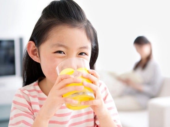 孩子应该喝姜黄吗?立即发现姜黄淀粉对儿童的好处