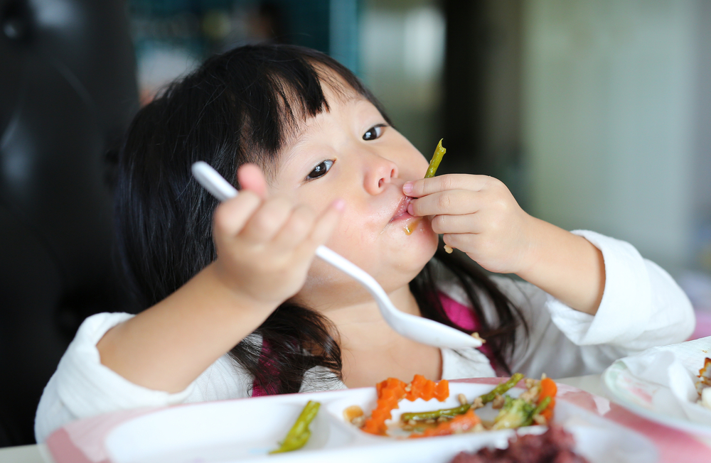 2岁儿童厌食症: 如何帮助孩子吃得好,像吹一样快速成长