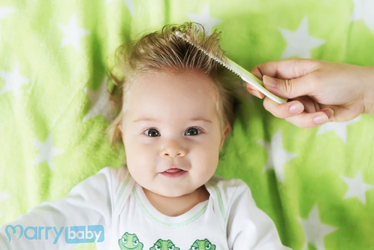 妈妈应该定期梳理婴儿头发的5个理由