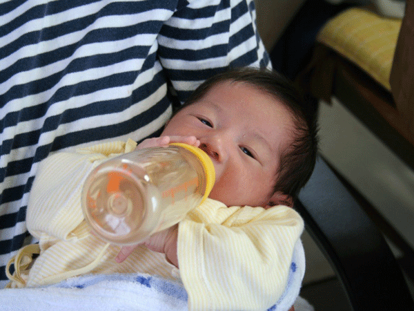 呕吐后应该给宝宝喝水吗?