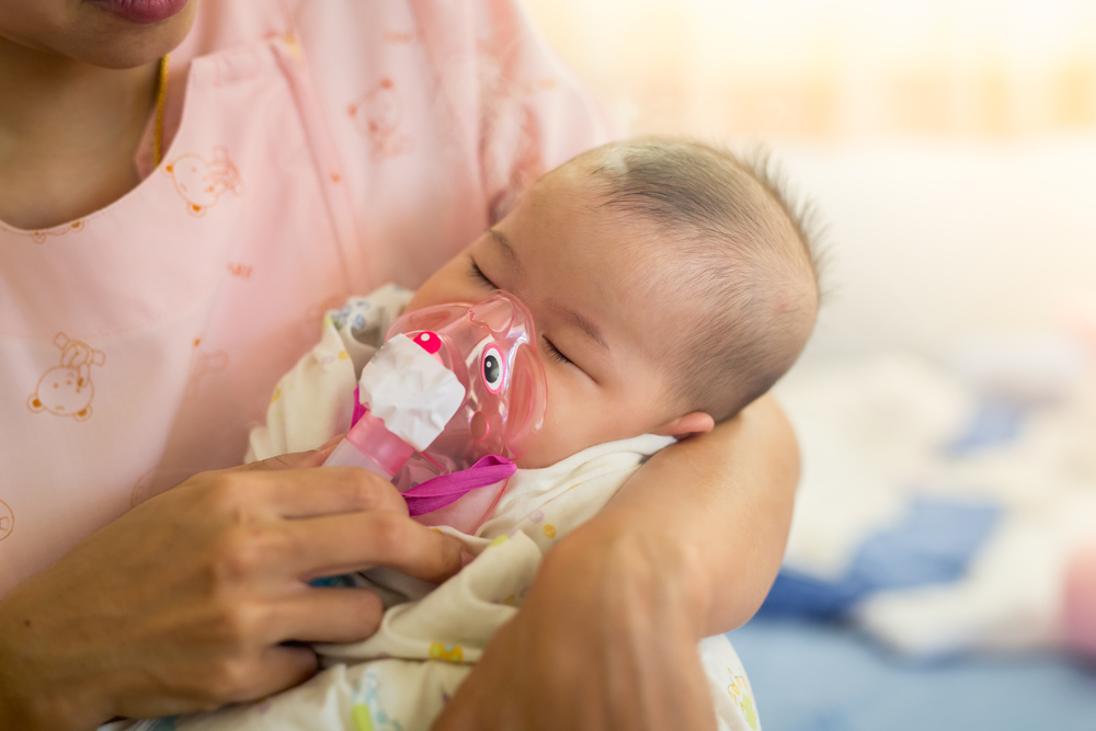 新生儿肺炎的迹象和母亲需要知道的并发症