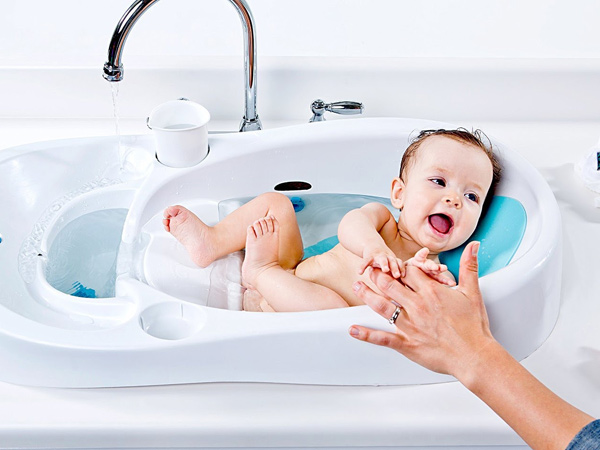 正确给宝宝洗澡的6个注意事项