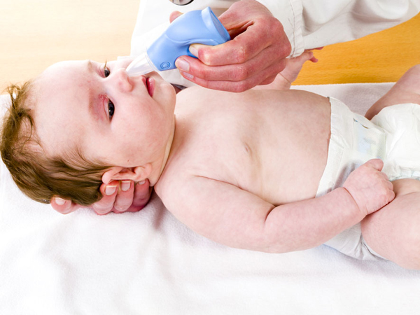 5种快速有效的婴儿鼻塞治疗方法