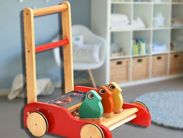 木制助行器: 安全并有效支持婴儿运动