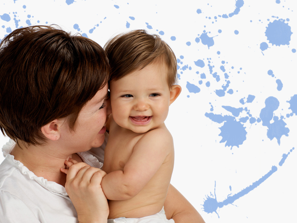 “皮肤与皮肤” 是减少儿童发烧的补充方法。你知道吗?