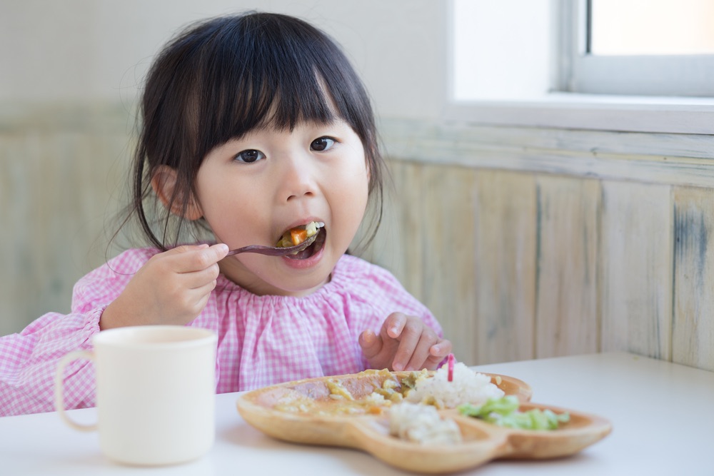 3迹象观察孩子是否准备好上幼儿园安全感不够不会自己吃饭都会让上学变痛苦
