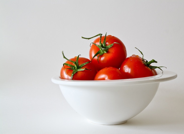 吃番茄就能养生的3技巧！不只是最强抗老食物，这个时间吃效果更抵一打维他