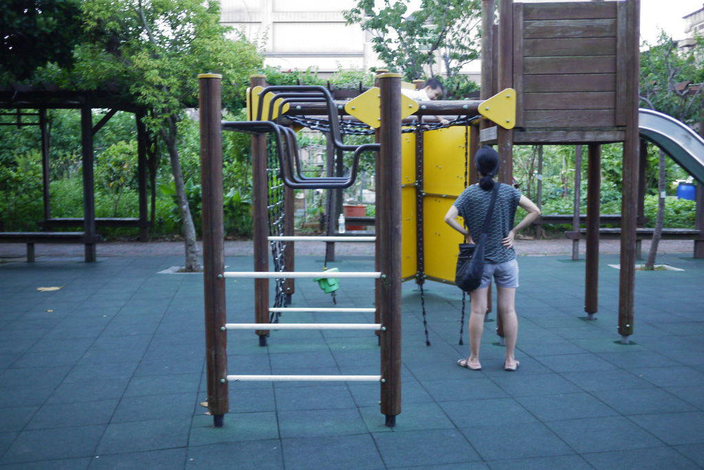 林口一品公园－旋转攀爬架，旋转椅，小猴子滑索免排队