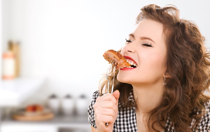 清淡就是最养生饮食法？更年期女性要适量吃红肉