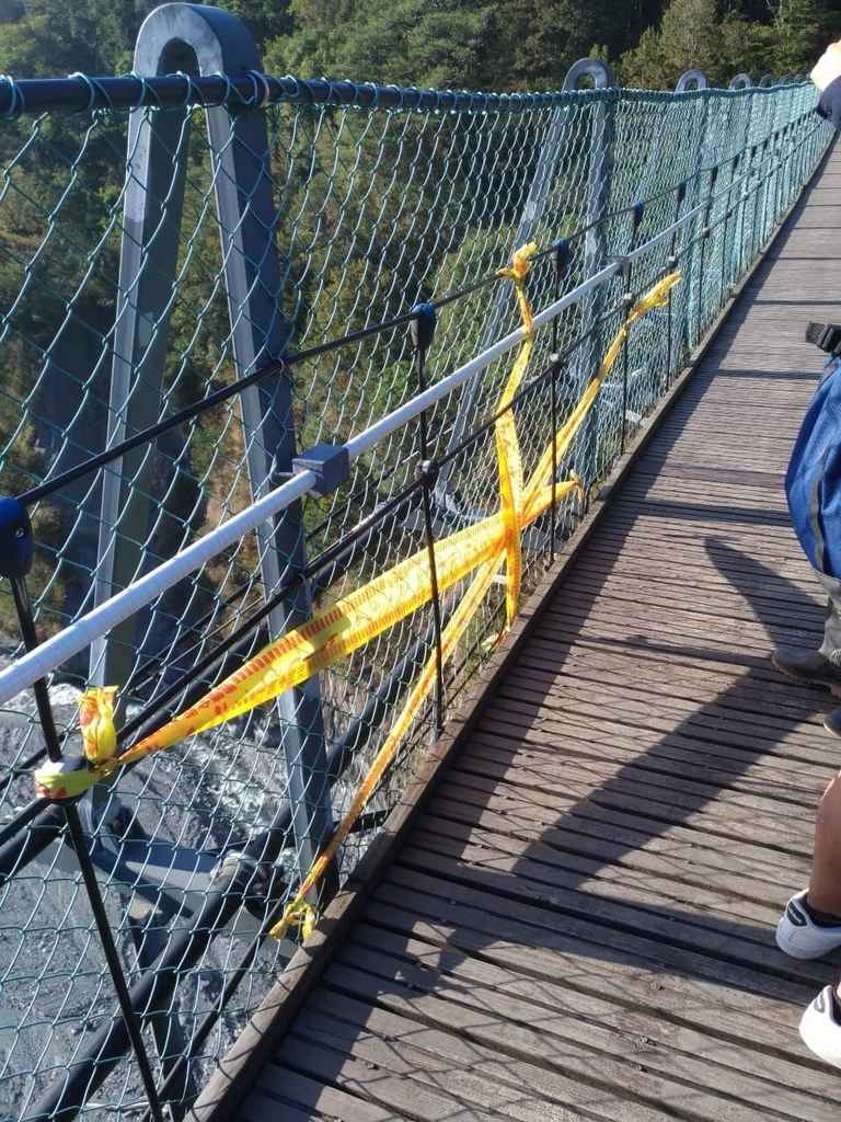 6岁童不慎从「桥缝」坠落溺毙，疑桥边栏杆设计不当酿祸！