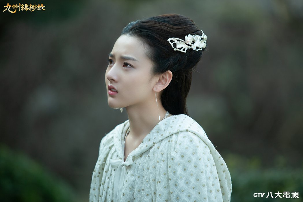 「神颜美女」献萤幕初吻 嫌弃喊：像吻牛、亏死了！