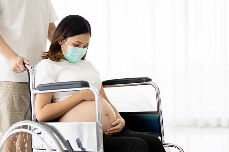 怀孕出游的食衣住行多注意，随身携带妈妈手册，临时就医可迅速掌握母胎状况