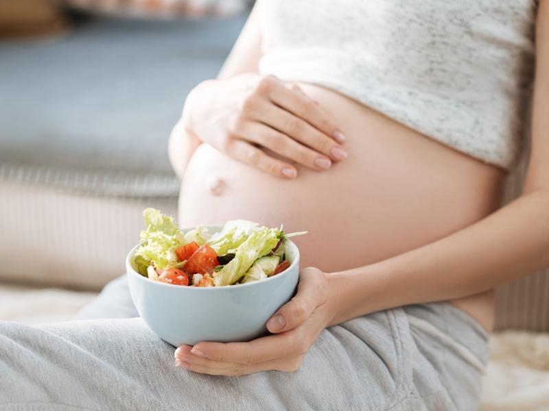 孕妈咪刻意减重易影响胎儿健康！孕初中后期饮
