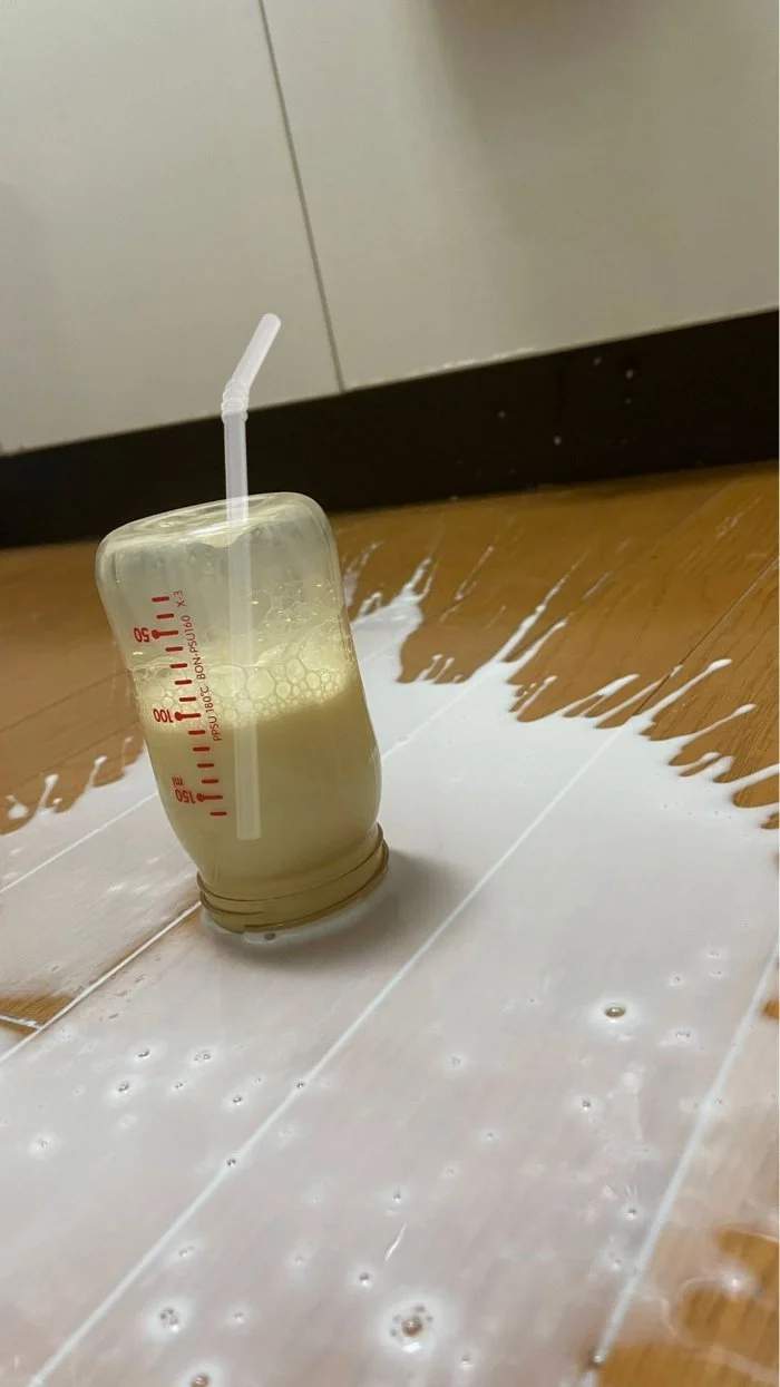 在「地」美食，日本妈妈求助：奶瓶掉了怎么捡起来？网友P图创意无限