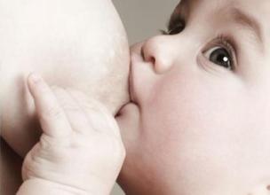 如何知道奶水是否够宝宝吃？