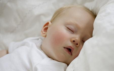 孩子失眠不睡觉,生活小妙招巧助宝宝睡好觉