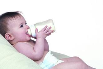 选婴幼儿奶粉需注意：6批次婴幼儿配方奶粉不合格