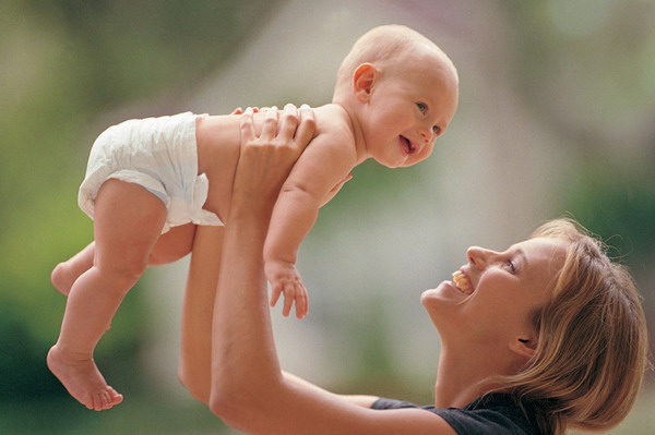 6个月宝宝开始认生,6个月宝宝发育指标及早教护理注意