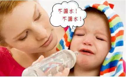 宝宝不爱喝水怎么办？如何让宝宝爱喝水