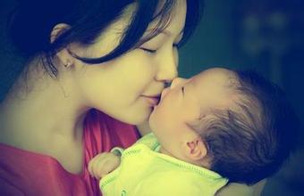 警惕！妈妈的一个吻，让1个月宝宝患上急性肺炎