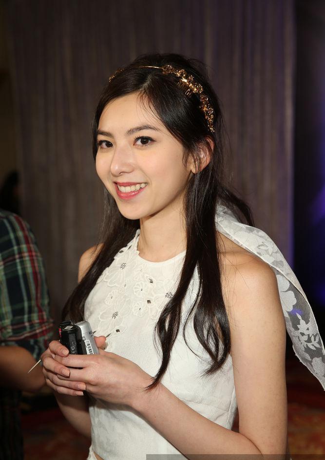 香港小姐20位入围佳丽,香港小姐入围者合影,合影,佳丽落泪,雷咏琪 苏韵姿,2016香港小姐20强今日诞生！大会先安排30位入围佳丽以优雅造型现身记者会，并轮流以猫步登场。现场气氛紧张，更有不少佳丽落泪。。。