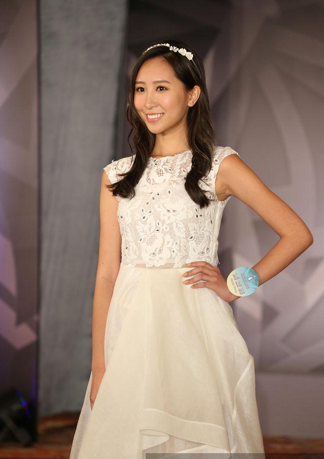 香港小姐20位入围佳丽,香港小姐入围者合影,合影,佳丽落泪,雷咏琪 苏韵姿,2016香港小姐20强今日诞生！大会先安排30位入围佳丽以优雅造型现身记者会，并轮流以猫步登场。现场气氛紧张，更有不少佳丽落泪。。。