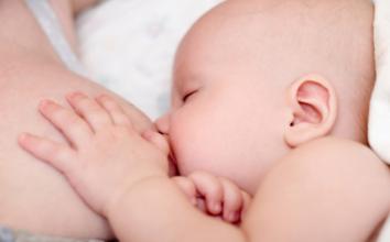 哺乳期来例假会影响宝宝吃奶吗?产后月经来的早好还是晚好？