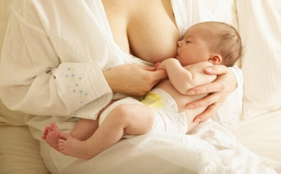 呛奶可能致宝宝死亡，这些呛奶急救措施你一定要懂！