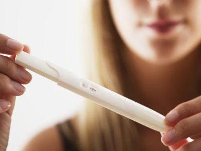 台媒曝高圆圆怀孕，孕早期有什么症状？