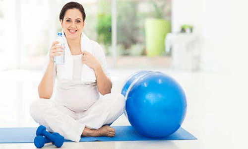 林心如怀孕6个月还在拼命跑步和健身，孕期做什么运动有助于分娩？