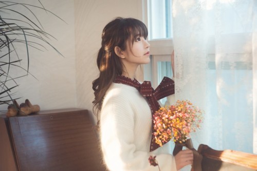 还记得上次的韩国第一美少女Yurisa cos的赤木晴子吗？这次她又来啦！Yurisa凭借既爱高达又爱游戏，本身还非常萌萌哒的属性，成为了不少宅男心中的女神。