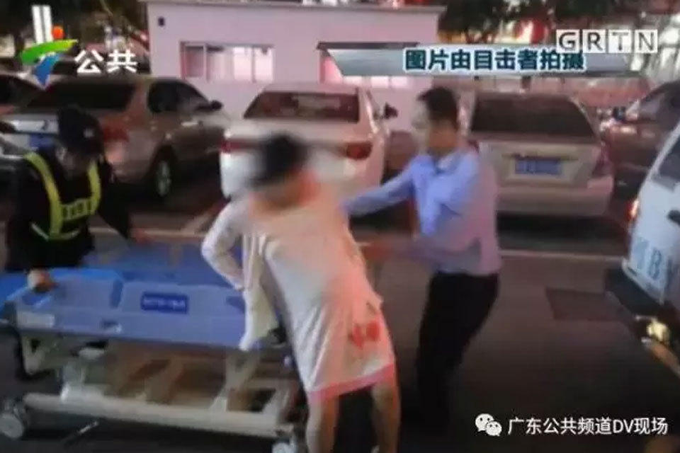 深圳龙华孕妇怀孕8个月突然下体出血 丈夫见车就拦遭拒