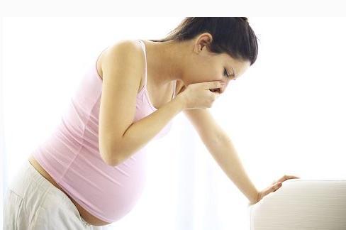 靳东老婆怀二胎疑5个月了，孕中期要注意什么