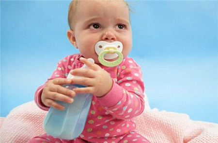 如何给宝宝选择合适阶段的奶粉